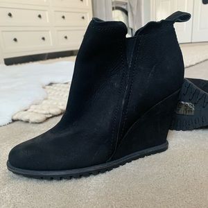 Dolce Vita Black Wedged Suede Booties